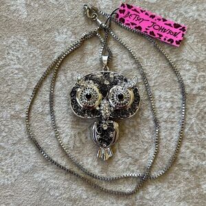 Brand New Betsey Johnson Silver Tone Rhinestone Owl Long Pendant Necklace